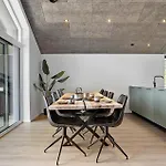4 Bedroom Stunning In *