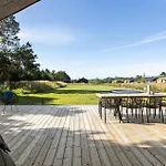 Σπίτι διακοπών 4 Bedroom Stunning In *