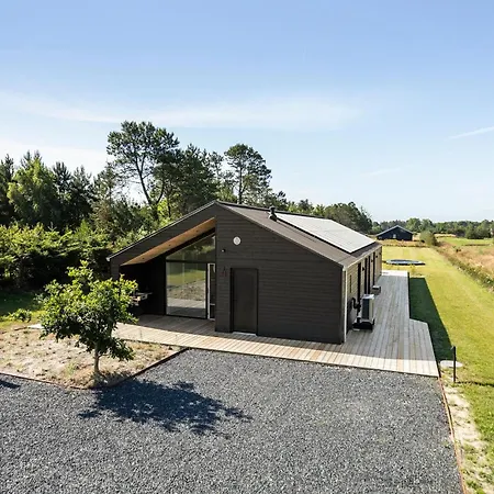 4 Bedroom Stunning In Holiday home Saeby (Nordjylland)