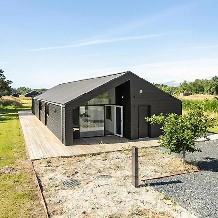 4 Bedroom Stunning In Holiday home