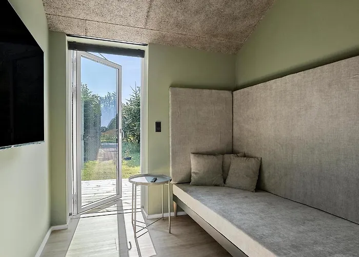 4 Bedroom Stunning In Nyaraló Sæby