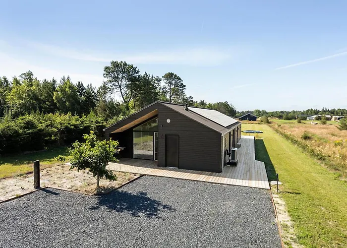 4 Bedroom Stunning In Casa de Férias Sæby