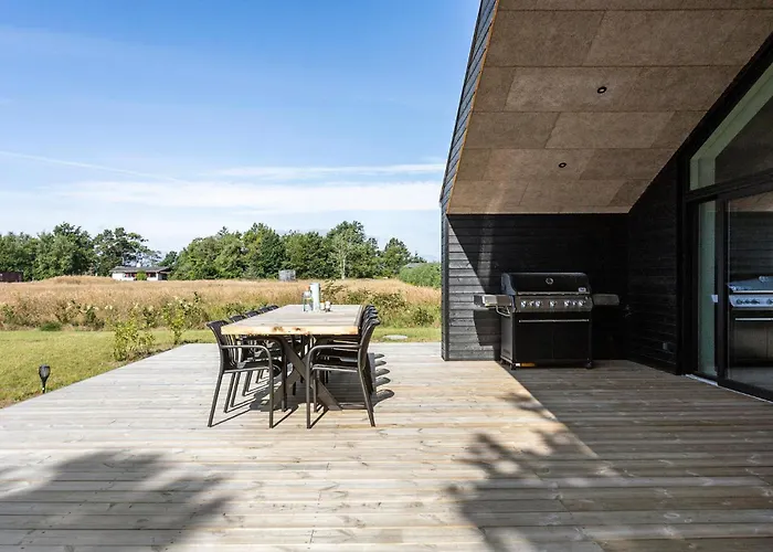4 Bedroom Stunning In Sæby