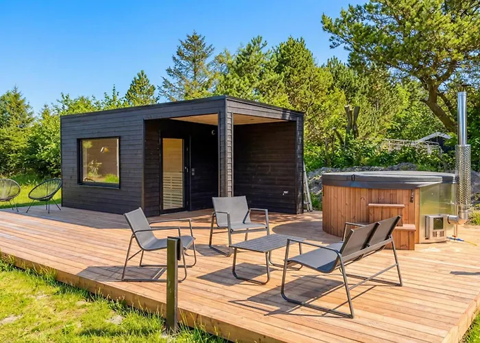4 Bedroom Stunning In Casa de Férias Sæby