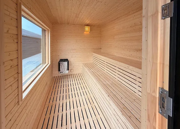 4 Bedroom Stunning In Sæby